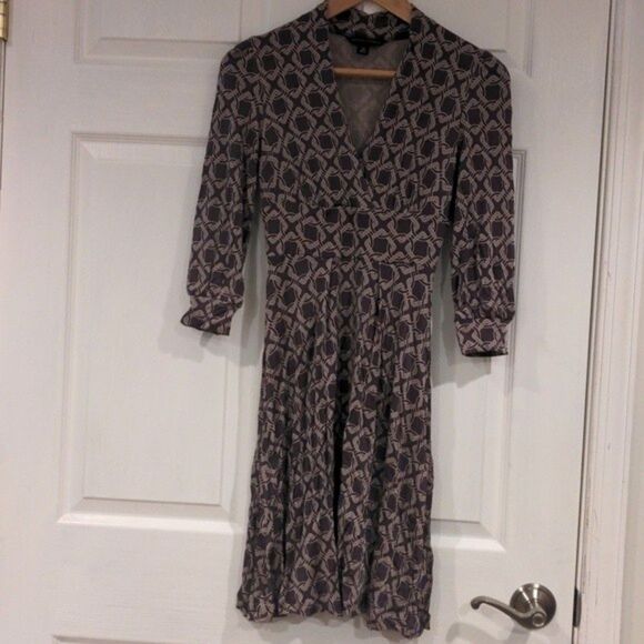 Banana Republic Dresses & Skirts - Banana republic purple taupe geo graphic dress 3/4 dres
